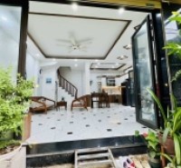 Siêu Phẩm Tân Mai - Nhà Lô Góc, Ô Tô Đỗ Cửa, Sân Vườn Xanh Mát, Giá Hợp Lý