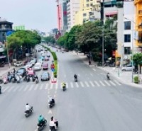 Toà nhà mặt phố Nguyễn Văn Cừ, 140m x 10 tầng, MT 8.6m, dòng tiền 4 tỷ/năm