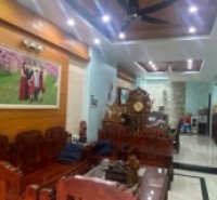 Bán nhà 140m2, 3 tầng, đường Lê Văn Chí, Linh Trung, Thủ Đức, TP HCM, sổ hồng riêng. Giá 12,9 tỷ.