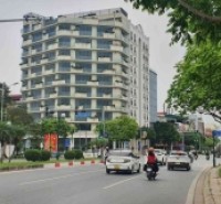 nhà lô góc mặt phố Long Biên, 75m x 5 tầng, MT 19m, gần bệnh viện Tâm Anh