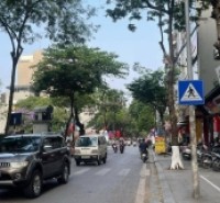 Bán Đất Phố Đội Cấn- BA ĐÌNH. 85m2 =12 Tỷ. 141TR/1M2. SỔ Vuông