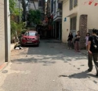 NHÀ ĐẸP ĐÊ LA THÀNH – 39M² – MT 4M – 5 TẦNG – THANG MÁY – Ô TÔ ĐỖ CỬA – KINH DOANH