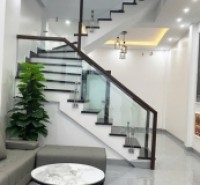 Bán nhà 3 tầng Lạch Tray - Khu trung tâm sầm uất