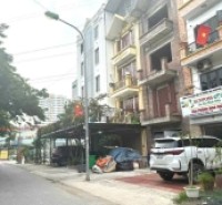 E có 3 mảnh ĐẤT SIÊU HIẾM- PHÂN LÔ Ô TÔ TRÁNH- VỈA HÈ RỘNG !!! Đồng mai hà đông - 79m giá 9 tỷ 500tr 
Cách mặt đường QL6 chỉ 10m, sau làm đường QL6 thông đẹp thì giá trị đất tăng mạnh.