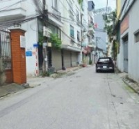 Cô Lan cán bộ về hưu gửi bán nhà trung tâm Thạch Bàn, Long Biên dưới 6.6 tỷ. DT 40m2