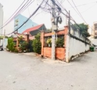 Bán nhà trong ngõ đường số 8, Linh Trung, Thủ Đức, TP HCM - Diện tích 194m2, cấp 4. Giá 10,9 tỷ, sổ hồng. Liên hệ: 0933125879.