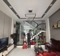 Bán nhà mặt phố Q.2, 90m², 4 tầng, 11.65  tỷ, sổ hồng