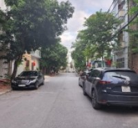 biệt thự xây thô Bồ Đề, 80m x 6tầng, MT 8.2m, vỉa hè, mặt đường 10m, ôtô dừng đỗ ngày đêm