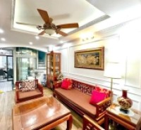 Bán Nhà Đội Nhân 37m.  5 tầng. mặt tiền 3.3m. giá 15.5 Tỷ Ba Đình Hà Nội