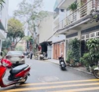 NHÀ DÂN XÂY- 2 THOÁNG- Ô TÔ 46 CHỖ ĐỖ CỬA- TIỆN ÍCH NGẬP TRÀN- CHO THUÊ VĂN PHÒNG- Ở ĐỀU SƯỚNG