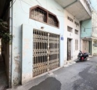 Hồng mai bán 60M tặng nhà lô góc ô tô vào nhà hai bà trưng
