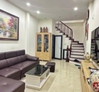 Bán Nhà Thịnh Liệt , DT45m ,Giá Hơn 9 Tỷ,Ngõ Thông ,Lo Góc ,oto qua nhà 