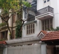 Cho thuê biệt thự Trung Hòa 145m2, 4 tầng làm văn phòng công ty, trung tâm dạy học