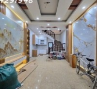 Bán nhà Vũ Tông Phan chỉ 25m ra mặt phố - S 43m 5 tầng  - Sổ đỏ nở hậu