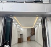 Chính chủ bán nhà 2 tầng mặt ngõ Giải Phóng , ô tô đỗ cửa