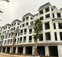 BÁN BIỆT THỰ CỔ BI DT 98M2 NGAY CẠNH TRƯỜNG HỌC CÓ Ô CHỜ THANG MÁY DÂN CƯ ĐÔNG ĐÚC NHỈNH 17 TỶ