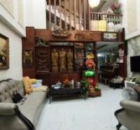 Bán nhà 5 tầng Lê Văn Chí, Linh Trung, Thủ Đức, TP HCM. DT 87m2, 6PN, 7WC. Giá 12,9 tỷ.