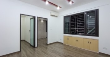 Chính chủ bán gấp căn hộ trung tâm Cầu Giấy N03 Trần Quý Kiên, 2PN 1VS BC Nam giá 2.4 tỷ