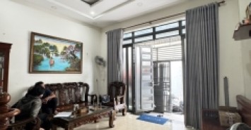 Bán nhà trong ngõ 52, Hiệp Bình Chánh, Thủ Đức. 60m2, 3 tầng, 3PN, SH. Giá    6.85  tỷ. LH: 0933125879