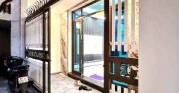 bán nhà Ngõ Chiến Thắng, Ô Chợ Dừa, Đống Đa 8,4T nhà dân xây, mặt tiền rộng,  nội thất đẹp.