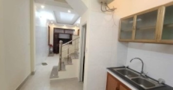 Bán nhà phố Minh Khai, Hai Bà Trưng, Hà Nội, giá 3.28Tỷ, 33 m2, kinh doanh, ngõ thông, thoáng sáng rực rỡ, nở hậu
