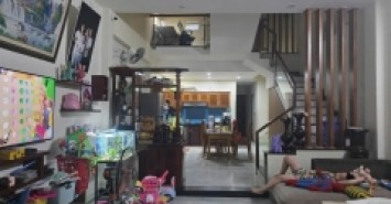 Bán nhà 3 tầng mặt tiền đường Nguyễn Thị Thập - Gần biển