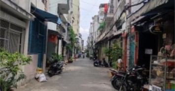 Nhà ngộp Khuông Việt, Tân Phú – Ngay Đầm Sen, Hẻm 7m, 62m2, 2 tầng, 5.3 tỷ.