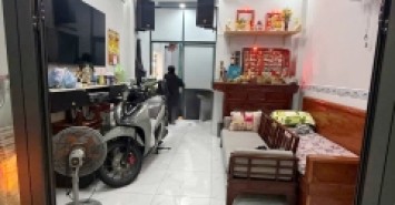 Nhà 2 tầng đường Ba Đình gần cầu Nguyễn Tri Phương P9 Q8