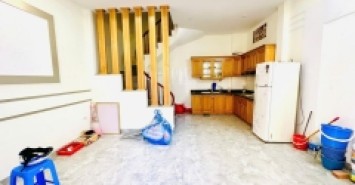 Nhà hẻm 679/7 Tân Sơn, Phường 12, Gò Vấp, Hẻm 5m thông, 4,7x20m, Cn 80 m2, trệt 3 lầu, 9PN, 10WC, 20tr/tháng, 7,5 tỷ TL