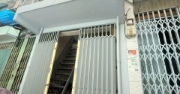 Nhà vị trí đẹp 2 lầu Ba Đình P10Q8 cách hẻm xe hơi 1 căn P.Chánh Hưng