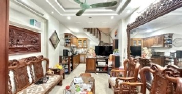 BÁN NHÀ NGÕ 110 NGUYỄN CHÍNH, 38M2 GIÁ CHỈ 3.15 TỶ (có thương lượng).