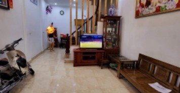 NHÀ ĐẸP Ở LUÔN DƯƠNG QUẢNG HÀM 35M2 X 5T, MT 4.1M GẦN PHỐ, Ở ĐỈNH 4.39 TỶ