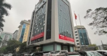 Bán lô đất ba mặt phố đẹp nhất quận Cầu Giấy, Hà Nội 330m2 mặt tiền 45m2 giá 144 tỷ