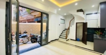 Ngõ 1 Bùi Xương Trạch 30m x  6 tầng x Mt  5 m giá nhỉnh 4 tỷ Thanh Xuân