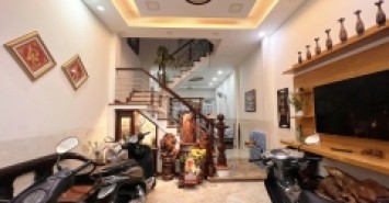 Bán nhà Phan Huy Ích, Hẻm xe hơi, 4 tầng nhà mới, sẵn nội thất gỗ chỉ 5.5 tỷ
