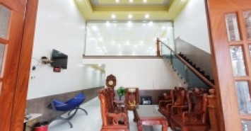 Bán nhà giáp Bình Chiểu, Thủ Đức, 2 tầng, DT: 150m2, ngang 6m, xe hơi ngủ trong nhà, giá 3.4 tỷ.