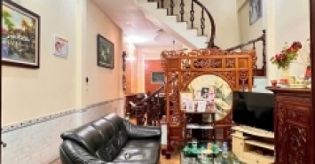 Bán nhà mặt phố Phó Đức Chính, 100m2, 4 tầng, mặt tiền 4.6m, 54 tỉ, vỉa hè rộng, KD tốt