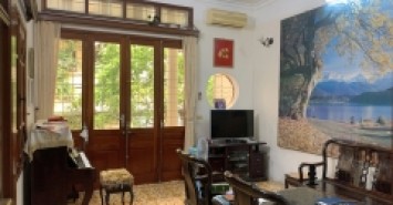 Bán nhà Lê Thánh Tông, 35m2, 4 tầng, mặt tiền 3.3m, nhỉnh 14 tỷ, ngõ rộng thoáng, tiện ích ngập tràn