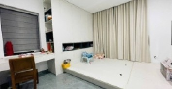 Bán nhà đẹp trung tâm Ngọc Lâm- Dân xây-Full NT mặt tiền rộng- 45m 5 tầng nhỉnh 8 tỷ