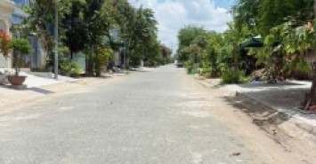 Nhà cạnh Phú Mỹ Hưng, vừa ở vừa làm văn phòng, 5x18m, đường rộng 16m, giá 12 tỷ