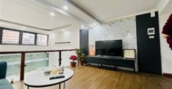 Bán nhà Đỗ Đức Dục diện tích 38m2, 5 tầng, mặt tiền 4m. Giá 5.4 tỷ ( còn thương lượng)