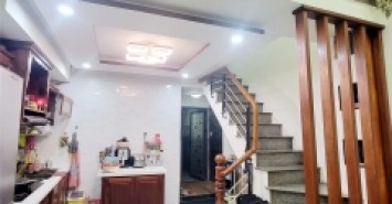 Nhà Kiệt NGUYỄN VĂN LINH, Hải Châu, ĐN. Bán nhà mê lửng 49m2, cách kiệt ô tô chỉ 3 bước chân.