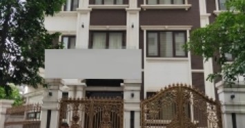 Cho thuê biệt thự Hoàng Quốc Việt, 200m2, 5 tầng lô góc, thang máy