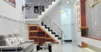 NHÀ ĐẸP VỊ TRÍ TỐT SÁT MT PHẠM THẾ HIỂN P5 Q8