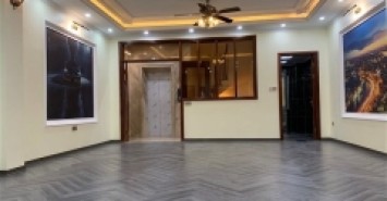 Bán nhà Phạm Văn Đồng lô góc-vỉa hè –kinh doanh-thang máy 69m 7tầng 12.6tỷ