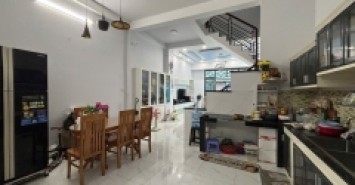 Bán nhà 3 tầng đường 359, Phước Long B, Quận 9, Thủ Đức, TP HCM. DT 78m2. Giá 6.88 tỷ, sổ hồng riêng.