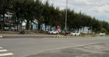 + Biển Nguyễn Tất Thành, nhà C4 kinh doanh, đang cho thuê, đối diện dự án khu thương mại tự do lấn biển.