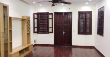 Bán nhà Hào Nam 40m2 x 5 tầng khu dân trí cao, gần ô tô giá bán 4,6 tỷ