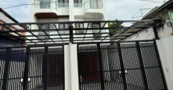 bán nhà Hoa Lâm-Việt Hưng, 83m x 5 tầng, thang máy, gara, nở hậu, 6 ngủ khép kín, dòng tiền 400tr/năm