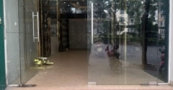 CHO THUÊ NHÀ MẶT PHỐ NGUYỄN VĂN CỪ, KINH DOANH, GIÁ 25TR/TH
